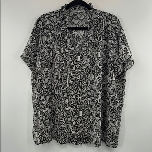 3For$20 Signature by Larry Levine Black and White Lace Pattern Top size 1X